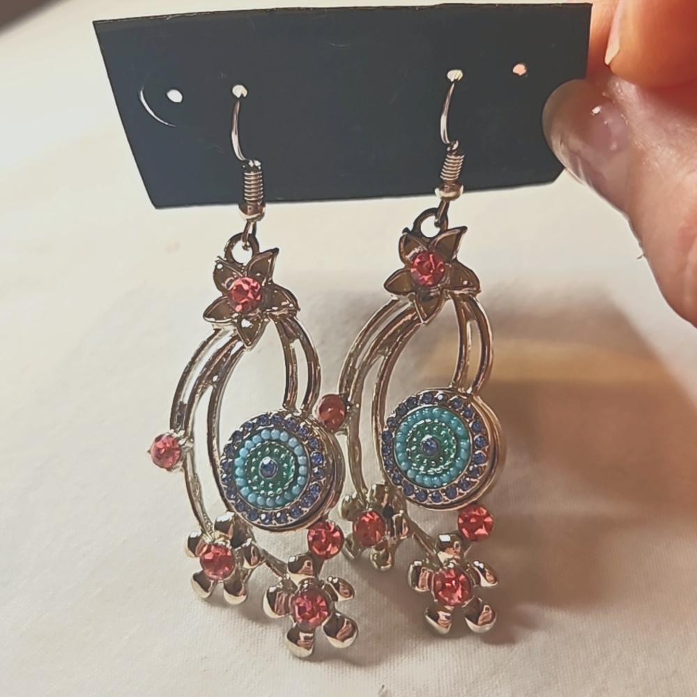 Avant Garde! Earrings beautiful design in Pastels pink & baby blue on silver